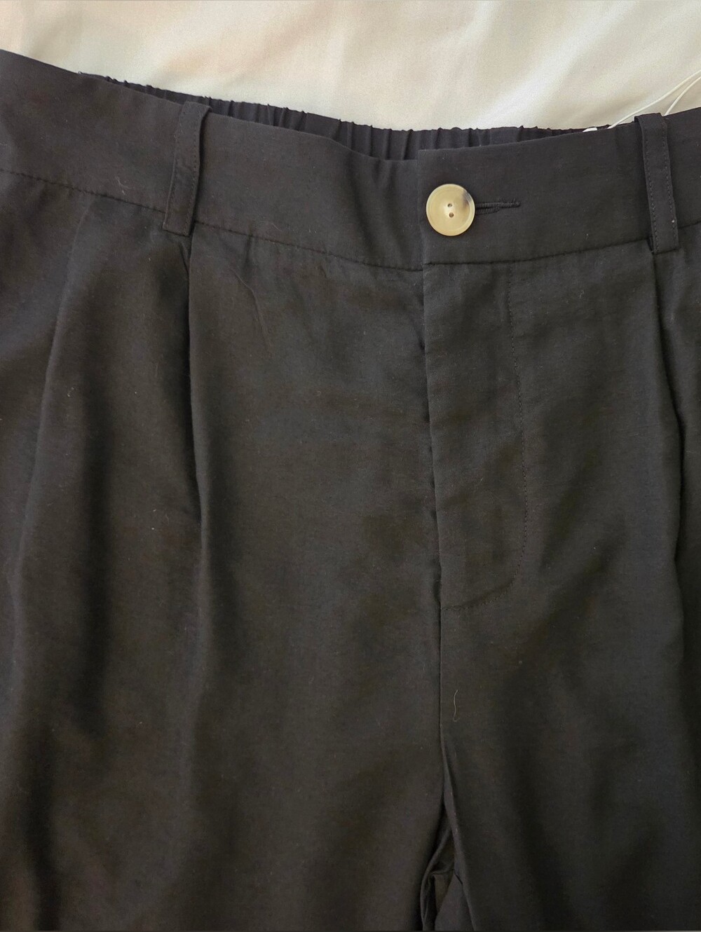 Vince Black Pleated Tapered Trousers Pants Size 8 NWT